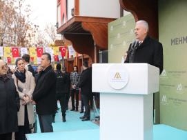 Başbakan Binali Yıldırım, Ankara'da Hamamönü'nde Mehmet Akif İnan Vakfı hizmet binasının açılışında konuştu